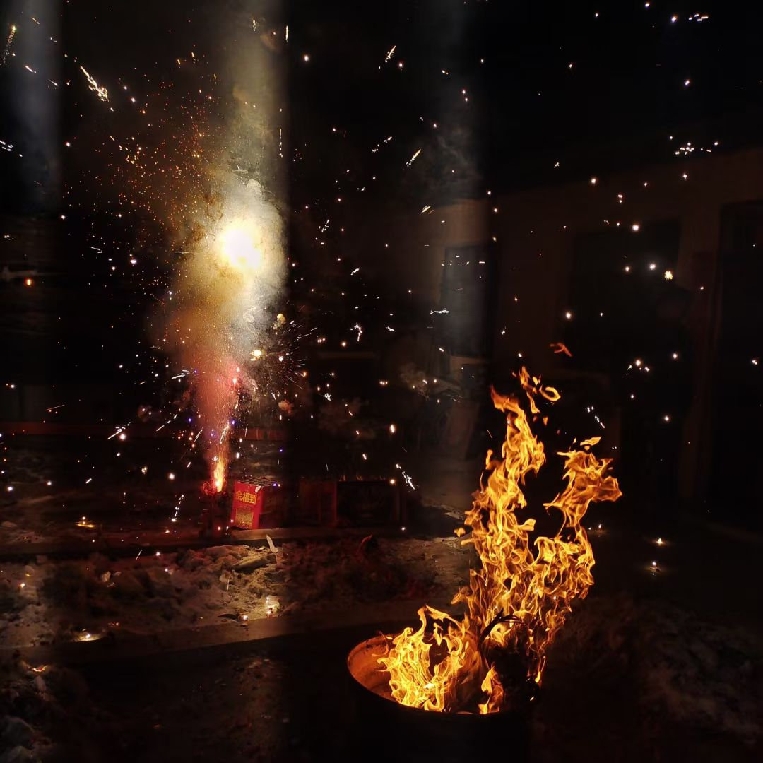 蛇年打铁花留念